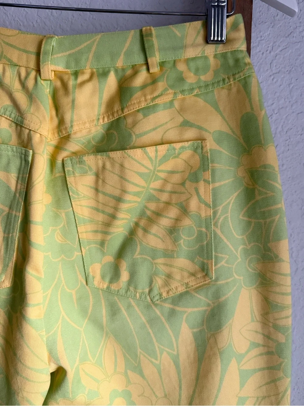 Michael Kors Bermuda Lemon & Lime Floral Print Shorts NWT Sz: 10